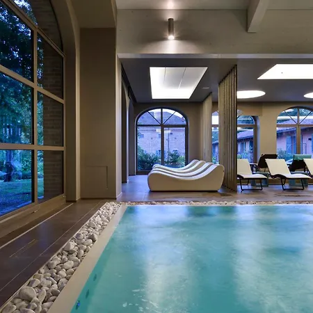 Hotel Relais Sant'uffizio 5*