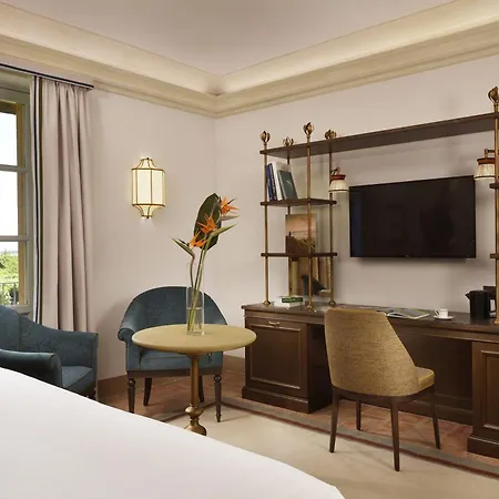 Hotel Relais Sant'uffizio 5*