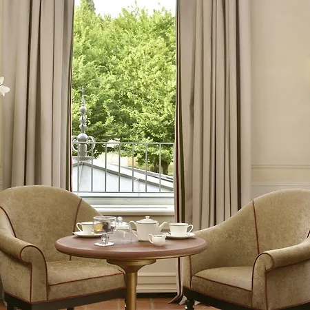 Hotel Relais Sant'uffizio 5*