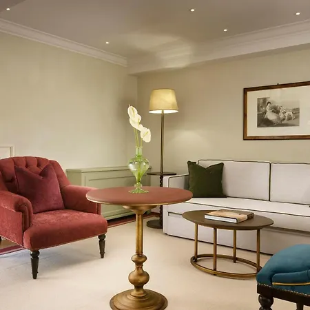 Hotel Relais Sant'uffizio 5*
