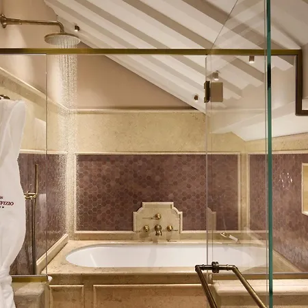 Relais Sant'uffizio Hotel 5*