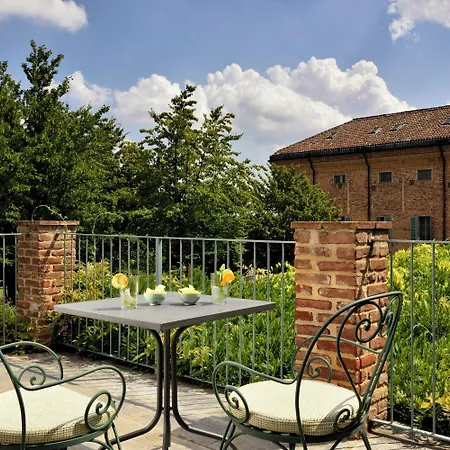 Hotel Relais Sant'uffizio 5*