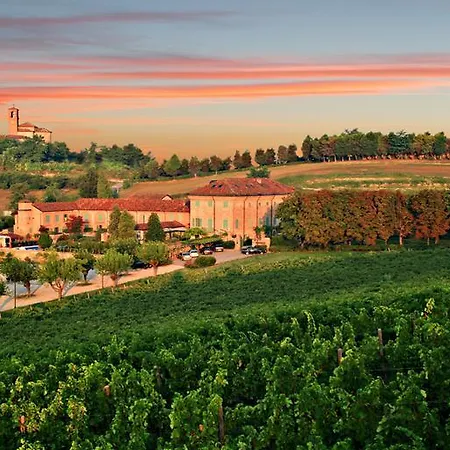 Hotell Relais Sant'uffizio Wellness & Cioccaro Di Penango