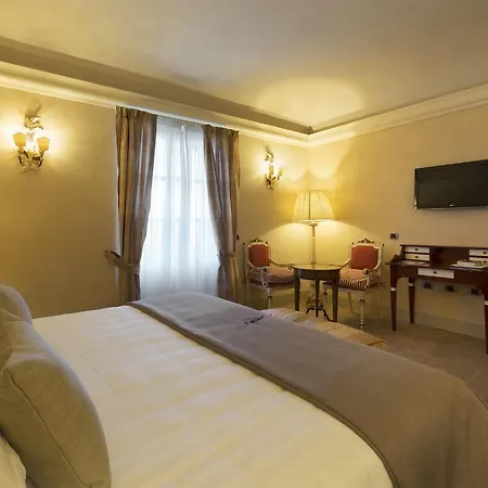 Relais Sant'uffizio Wellness & מלון 4*