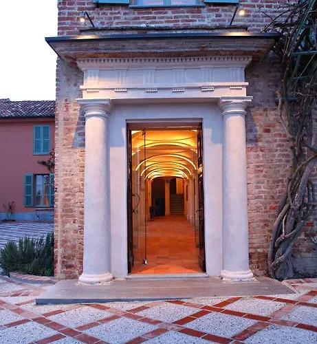 Relais Sant'uffizio Wellness & فندق 4*