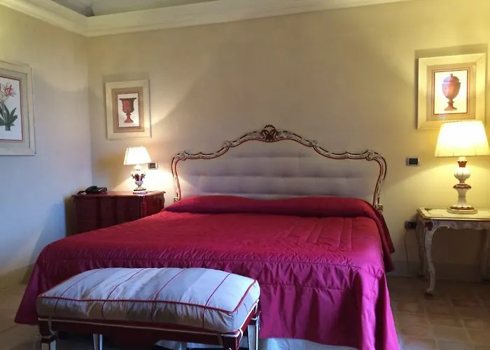 Relais Sant'uffizio Wellness & فندق 4*